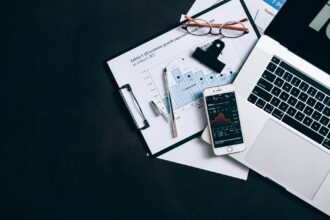 What are the ethical obligations of Data Governance and Data Management workers?