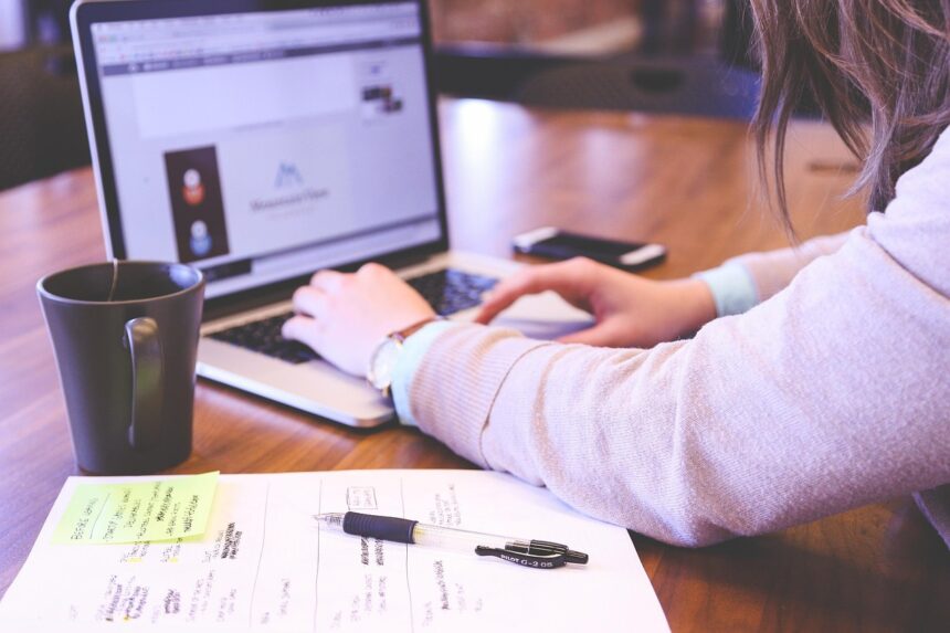Who is Educating the Small Businesses on Online Marketing?
