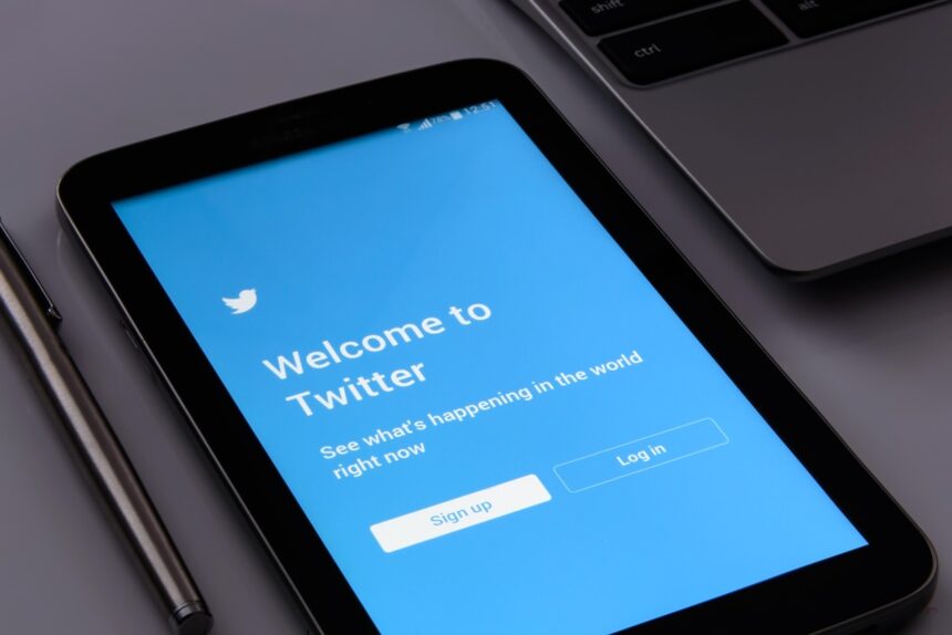 Business Intelligence and Social Media
