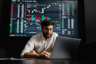 How to Become a Data Analyst