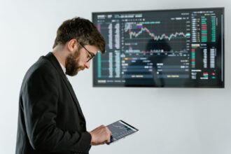 Business Intelligence Training: Are Colleges or Companies Responsible?