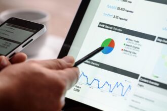 Top Data Analysts Must ‘Speak the Language of the Business’