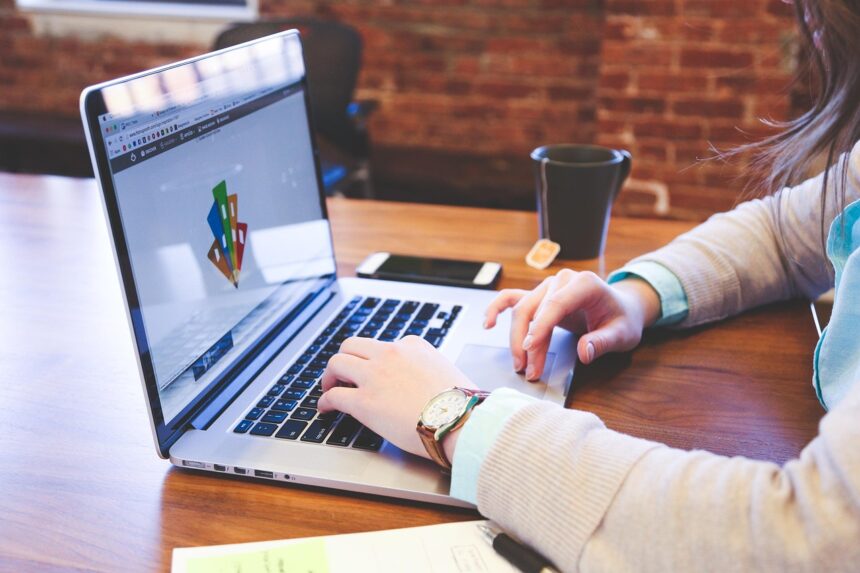 Self-Service Data Warehousing for Business People with SAP Information Composer