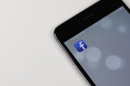 Facebook Analyzes Big Data, Concludes World is Smaller