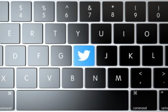 Social Data on Chinese Microblogs and the Oscars