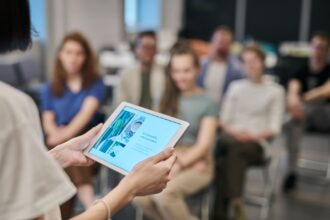 Synchronize Your Brains with (Data) Storytelling