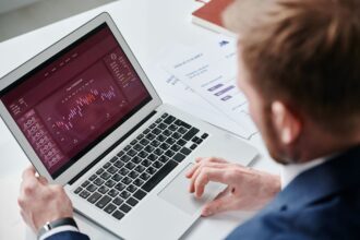 Determining Perception Gap Through Twitter [INFOGRAPHIC]