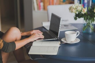 Upstream Works Helps Customer Service Agents Improve Efficiency and Effectiveness