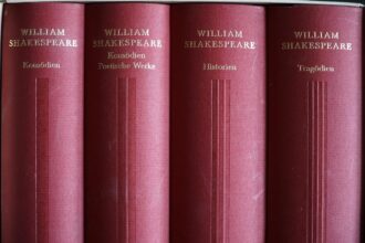 Schema on Read vs Schema on Write and Why Shakespeare Hates Me